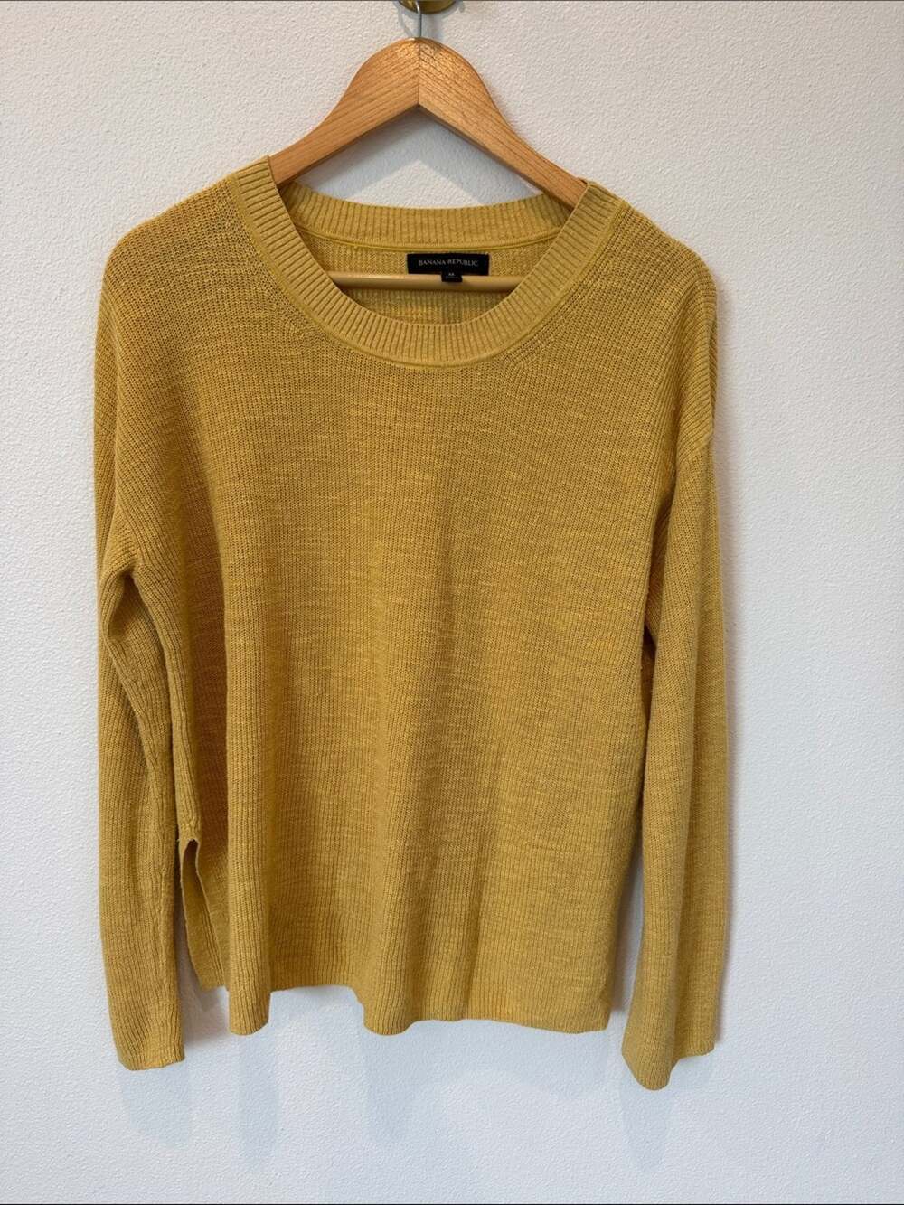 Banana Republic Mustard Yellow Linen Blend Crew Neck Sweater -Split Hem Medium